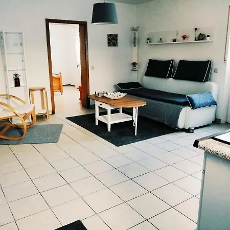 Apartment 76 Qm Whg Im Eg Haus-wohlfuehloase Vor Der Haustuer