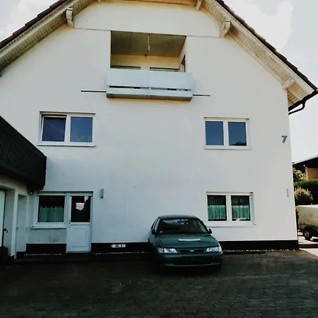 Apartment 76 Qm Whg Im Eg Haus-wohlfuehloase Vor Der Haustuer